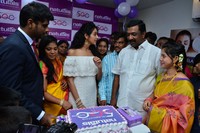 Priya Sree launches Naturals Salon at Mehdipatnam